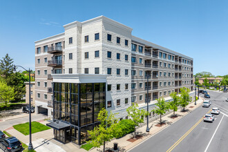 Skokie Gardens Condominiums in Skokie, IL - Building Photo - Primary Photo