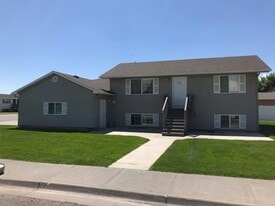 682 Tyra in Idaho Falls, ID - Building Photo