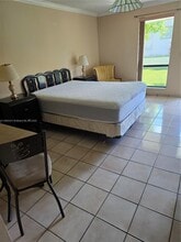 1113 NE 2nd St in Hallandale Beach, FL - Building Photo - Building Photo
