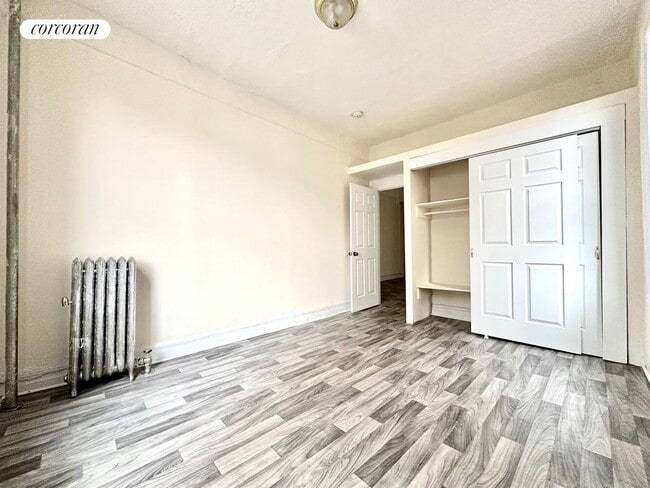 137 Nagle Ave in New York, NY - Building Photo - Building Photo