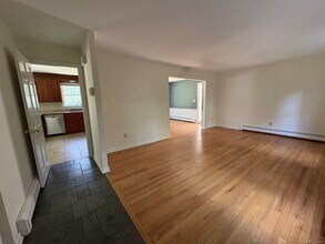 1240 Bronson Rd in Fairfield, CT - Building Photo - Building Photo