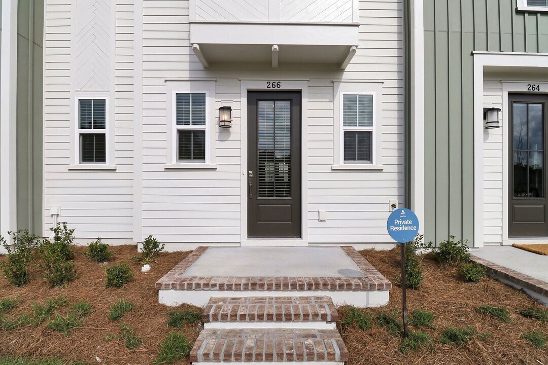 266 Symphony Ave in Summerville, SC - Building Photo