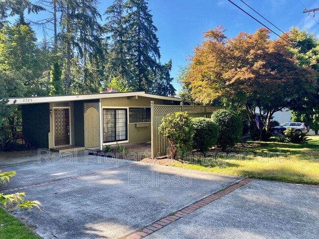 property at 3725 135th Ave SE