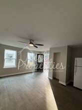 233 E Cambridge Ave in Greenwood, SC - Foto de edificio - Building Photo