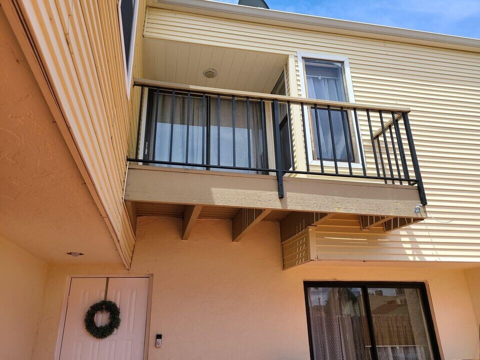 11999 Shakerwood Ln in Wellington, FL - Building Photo