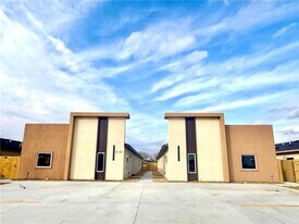 13 West Dr in Edinburg, TX - Building Photo