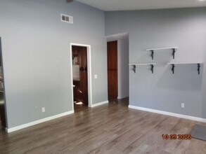 43055 Victorville Pl in Lancaster, CA - Building Photo - Building Photo