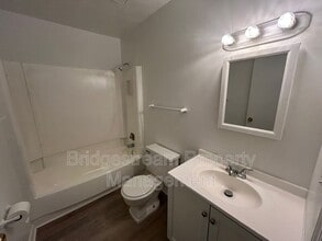 955 Taylorsview Dr in Vandalia, OH - Building Photo - Building Photo