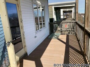 33 Buttonwood St in Boston, MA - Building Photo - Building Photo