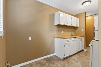39 Rodenbush Dr in Regina, SK - Building Photo - Building Photo