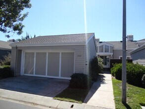 7113 Lantana Terrace in Carlsbad, CA - Building Photo - Building Photo