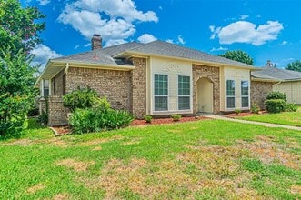 2435 Old Mill Rd in Dallas, TX - Building Photo - Building Photo