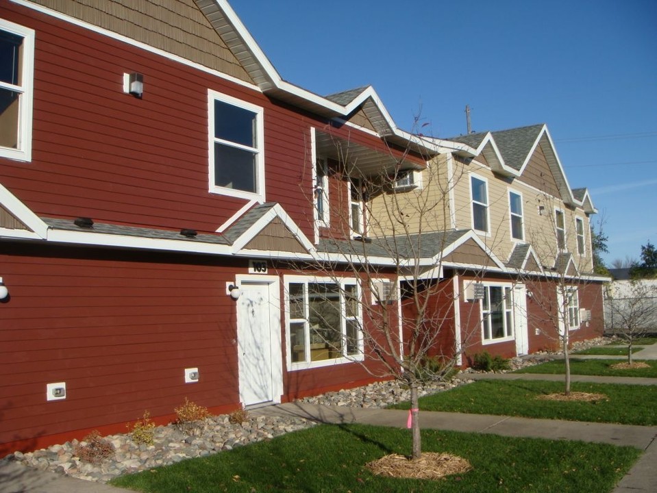 Granite City Townhomes in St. Cloud, MN - Building Photo