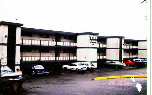 Highlander Apartments in Renton, WA - Foto de edificio