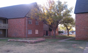 Briarwood Village Apartments in Odessa, TX - Building Photo - Building Photo