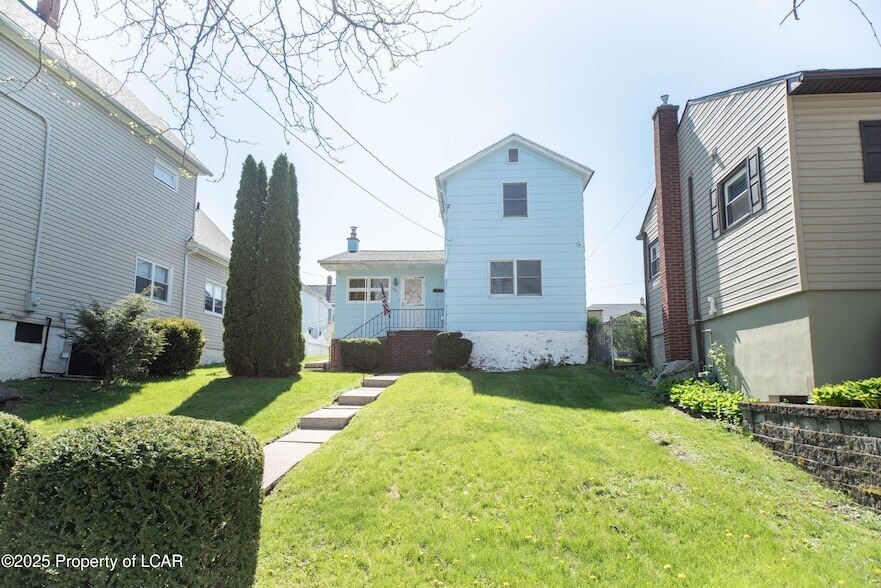 807 S Irving Ave in Scranton, PA - Building Photo