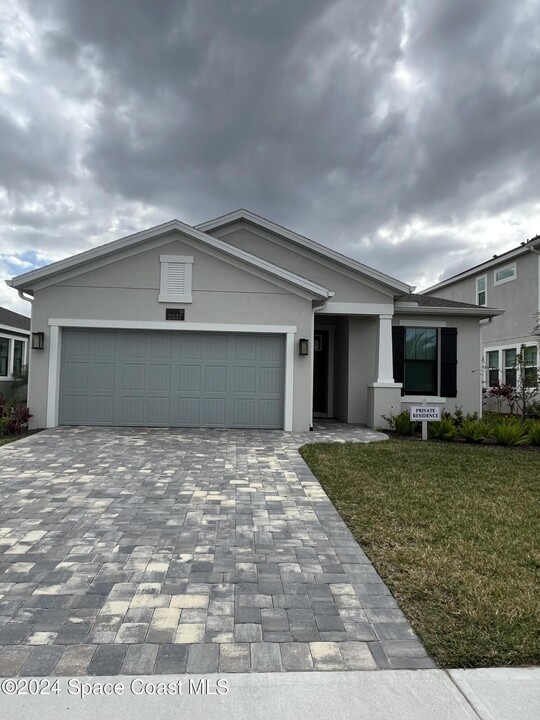 2337 Kamin Dr in Melbourne, FL - Building Photo