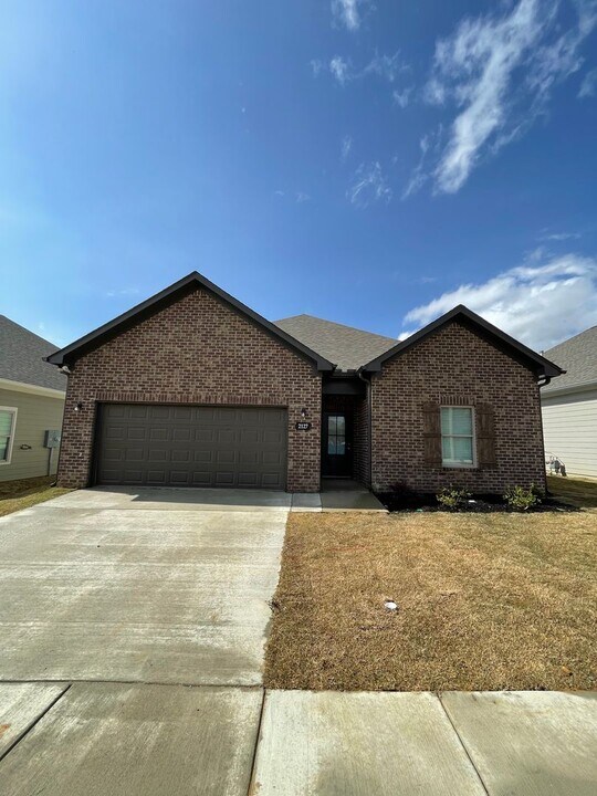 2127 Sullivan Dr in Cullman, AL - Building Photo