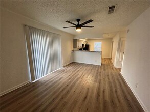 762 E Warrior Trail in Grand Prairie, TX - Building Photo - Building Photo