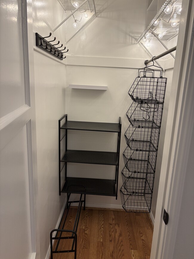 1644 S Garth Ave in Los Angeles, CA - Building Photo - Building Photo