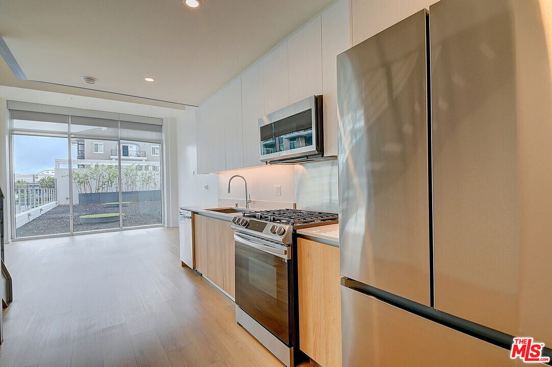 200 W Ocean Blvd in Long Beach, CA - Building Photo