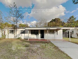 6005 Murray Hill Dr in Tampa, FL - Building Photo