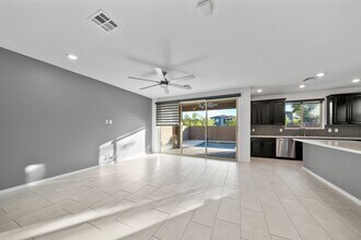 713 Foreign Reef Wy in Las Vegas, NV - Building Photo - Building Photo