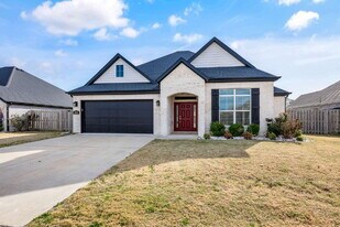 2016 W Chandler Ave in Rogers, AR - Building Photo