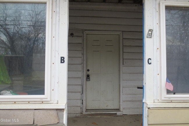 34 Lake Ave in Nassau, NY - Building Photo - Building Photo