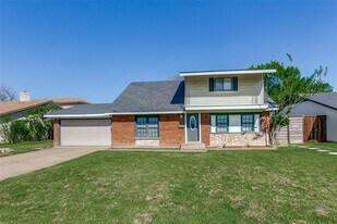 110 Ocean Dr in Richardson, TX - Building Photo