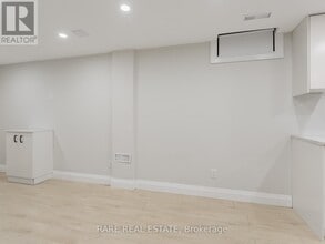 3551 Wass Crescent in Oakville, ON - Building Photo - Building Photo