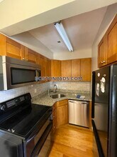 19 Arizona Terrace-Unit -4 in Arlington, MA - Building Photo - Building Photo