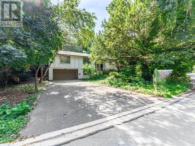 15 York Valley Crescent in Toronto, ON - Building Photo - Building Photo