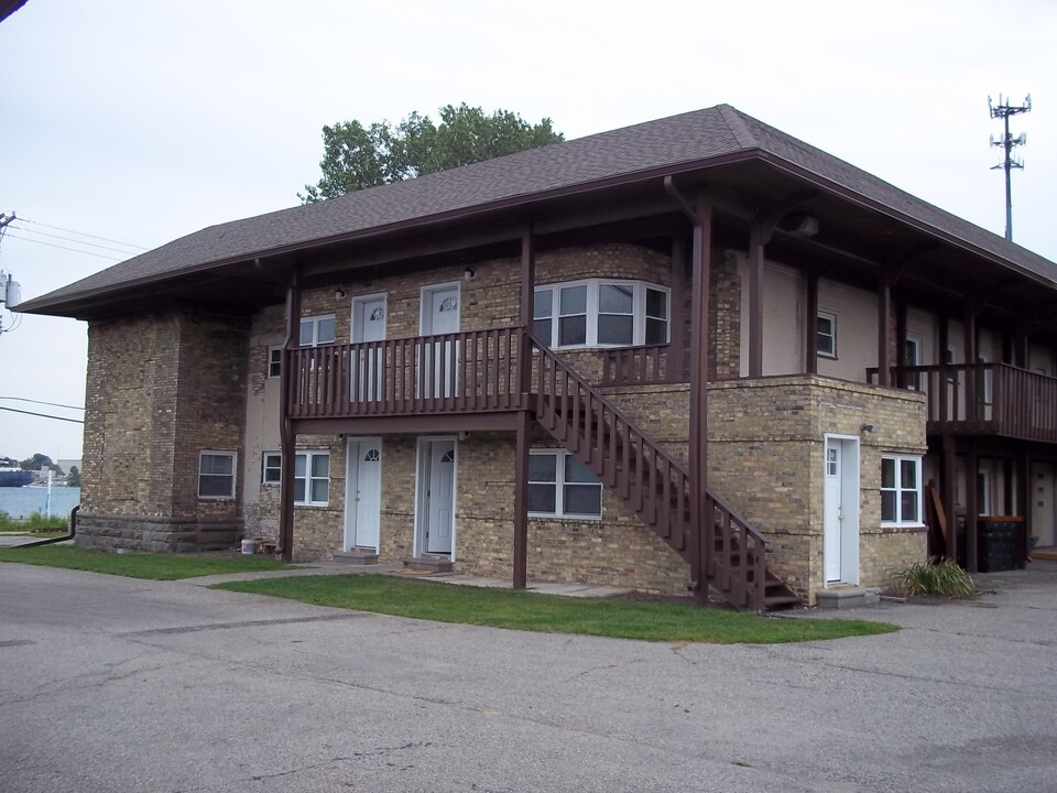 1600 Military St, Unit B10 in Port Huron, MI - Building Photo