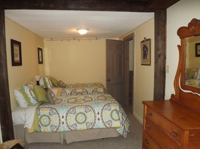 32 Belgrade Rd in Oakland, ME - Building Photo - Building Photo