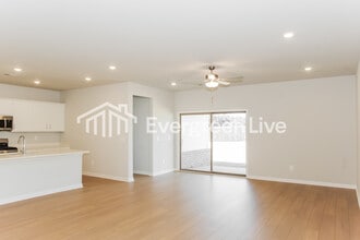 14717 Mountain Strm Dr in Athens, AL - Building Photo - Building Photo