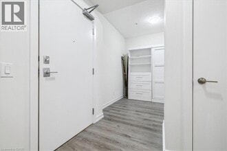 40 ESPLANADE Pl in Grimsby, ON - Building Photo - Building Photo
