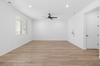 1728 N Pintail Cv in Salem, UT - Building Photo - Building Photo