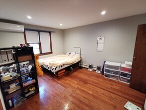 230 Brookline St, Unit 3 in Cambridge, MA - Foto de edificio - Building Photo