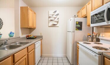 4511 Silver Knight Way, Unit 34-103-C in Union Park, FL - Foto de edificio - Building Photo