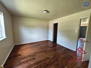 1502 NW Kingsbury Ave in Lawton, OK - Building Photo - Building Photo