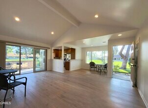 8146 Village 8 in Camarillo, CA - Building Photo - Building Photo