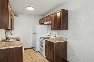 1123 Tree Ridge Ln NE in Palm Bay, FL - Foto de edificio - Building Photo