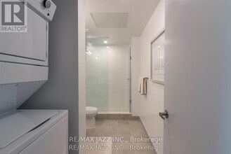 80 Bond St E in Oshawa, ON - Building Photo - Building Photo