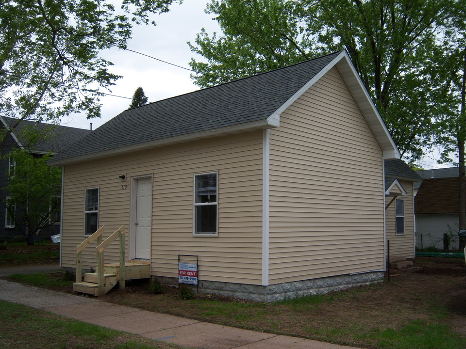 110 Niagara St in Eau Claire, WI - Foto de edificio