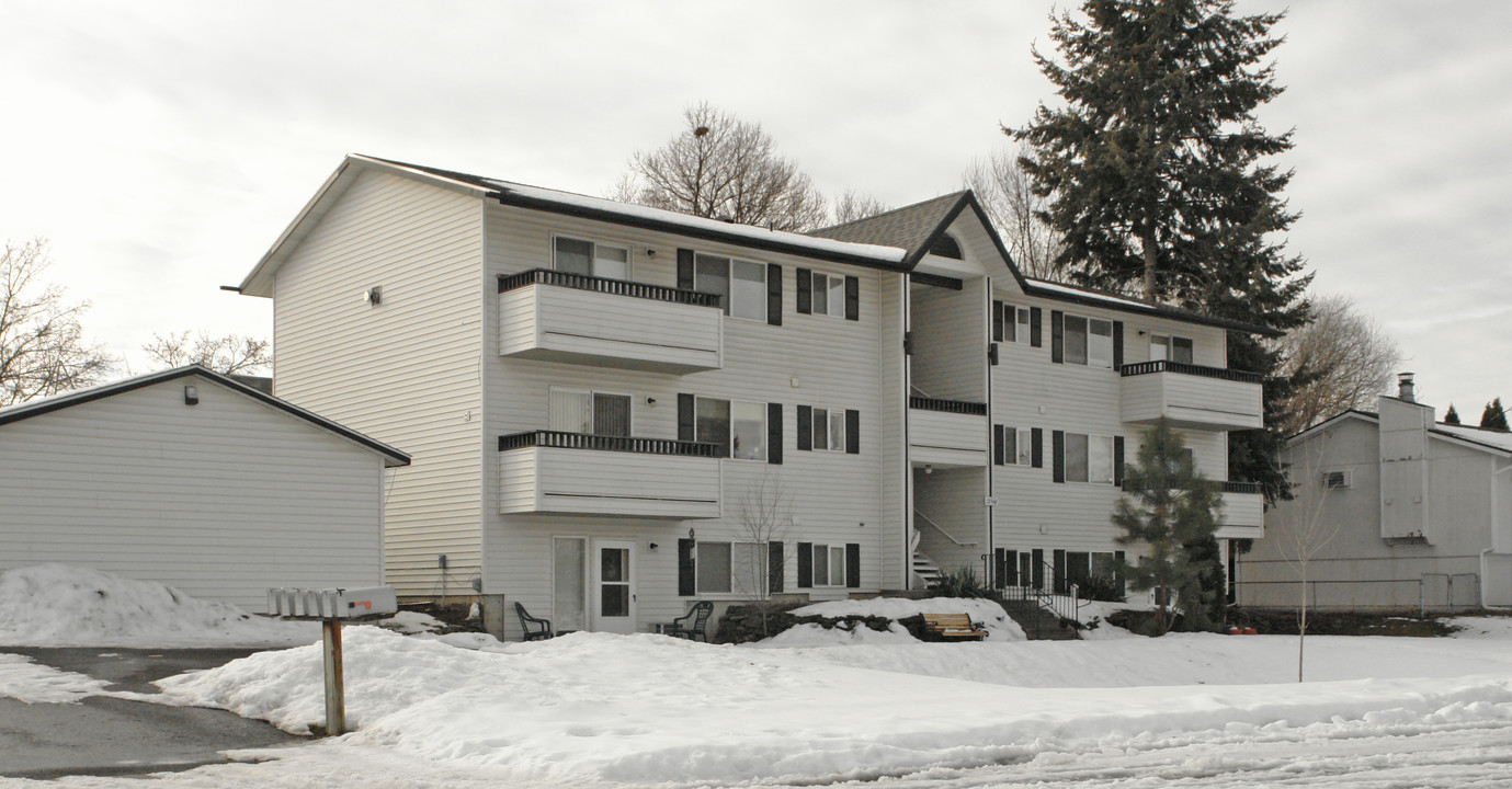 12506 E 3rd Ave in Spokane, WA - Foto de edificio