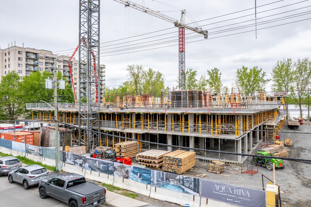 Aqua Riva in Pierrefonds, QC - Building Photo