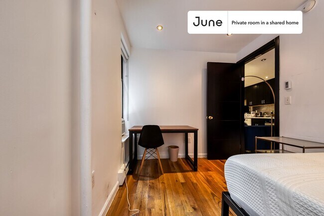 Private bedroom in 5 bed/2 bath Home in New York, NY - Building Photo - Building Photo