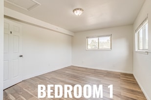 9341 Hoffman Way in Thornton, CO - Building Photo