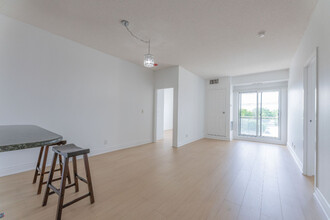 778 Sheppard Av W in Toronto, ON - Building Photo - Building Photo
